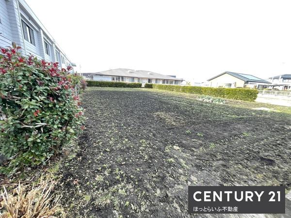 ■平坦地の売地です！■南東向きの公道に接道。