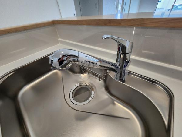 静かな住宅地に水周りをキッチン横に配置した新築住宅です