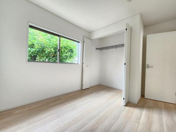 静かな住宅地に水周りをキッチン横に配置した新築住宅です