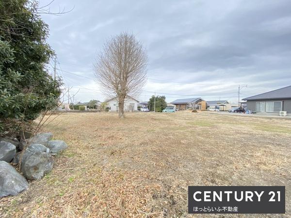 広々とした土地をお探しの方におすすめの売地です。