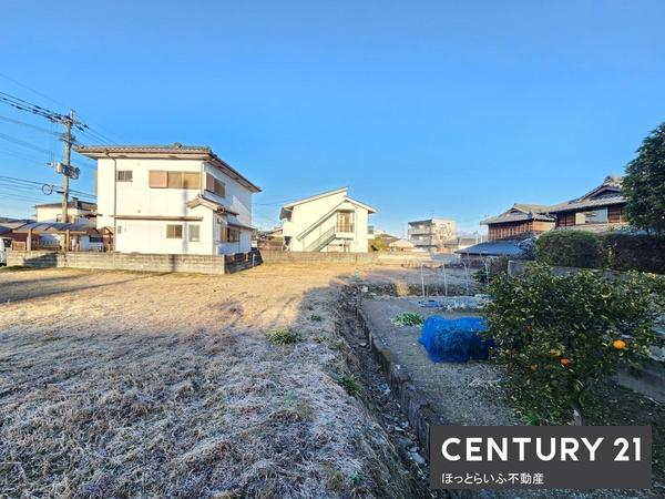 南側道路に面した土地です