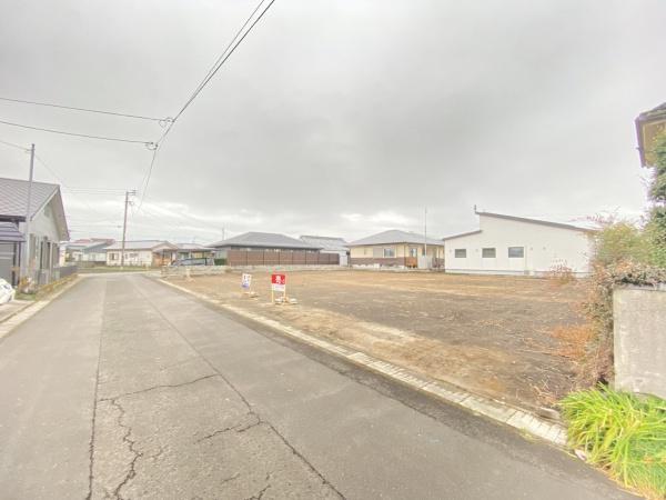 日豊本線三股駅から徒歩8分の立地にある土地です。