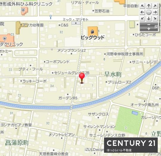 西向きの幅員5.5mの道路に接道
