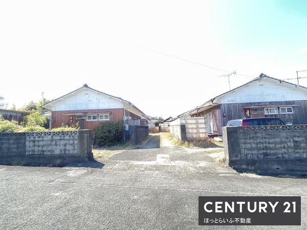 東小学校まで徒歩10分圏内の売地になります。北東角地です。