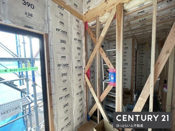 静かな住宅地に部屋数が多い新築ができます