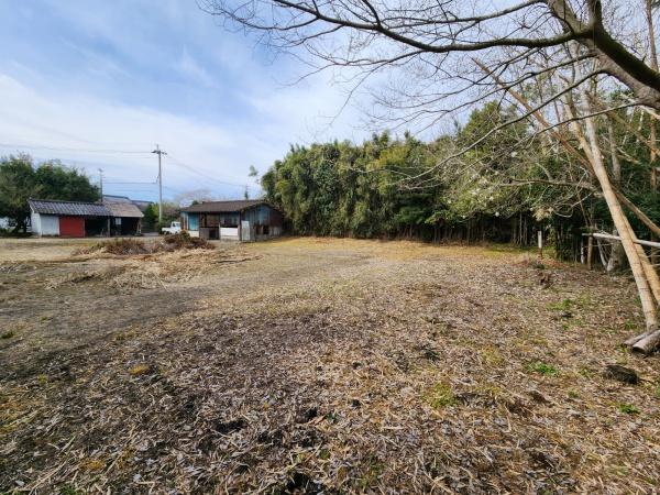 高台に位置し日当たり見渡しがいい土地です