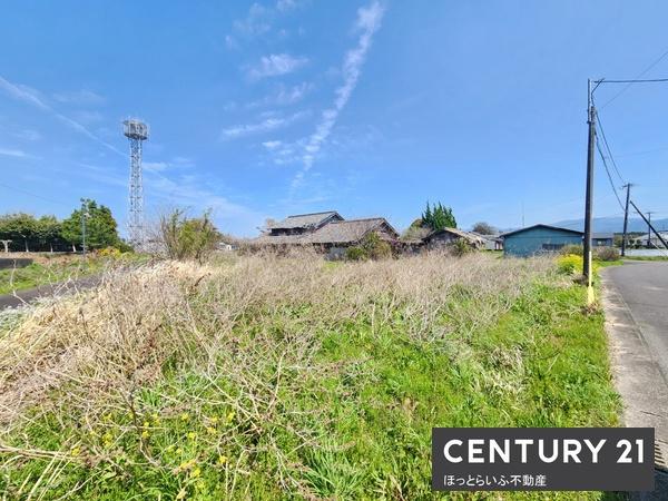 静かな場所で農地付きの中古住宅です