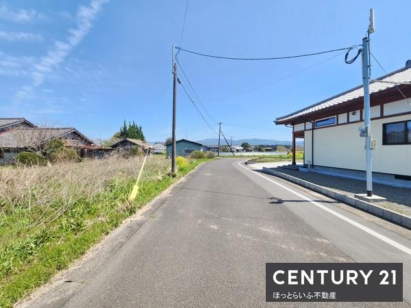 静かな場所で農地付きの中古住宅です