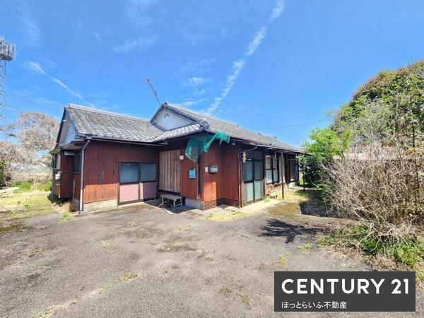 静かな場所で農地付きの中古住宅です