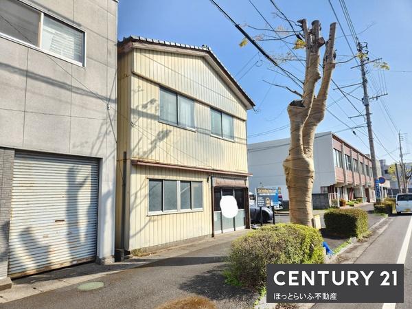 北原町の大通りに面した店舗付き住居です
