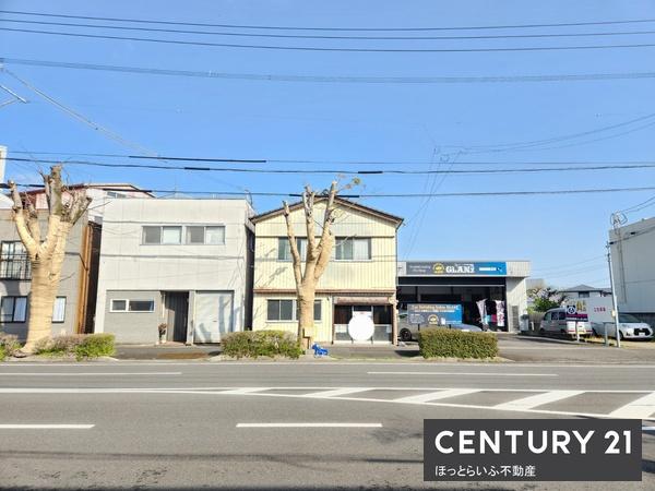 北原町の大通りに面した店舗付き住居です