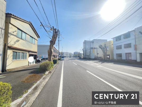 北原町の大通りに面した店舗付き住居です