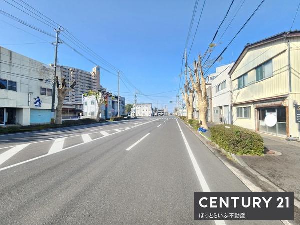 北原町の大通りに面した店舗付き住居です