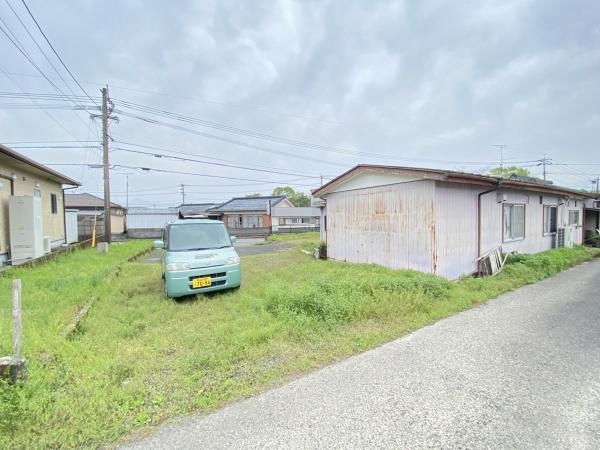 住宅や小規模な店舗をお考えの方に適した土地です。