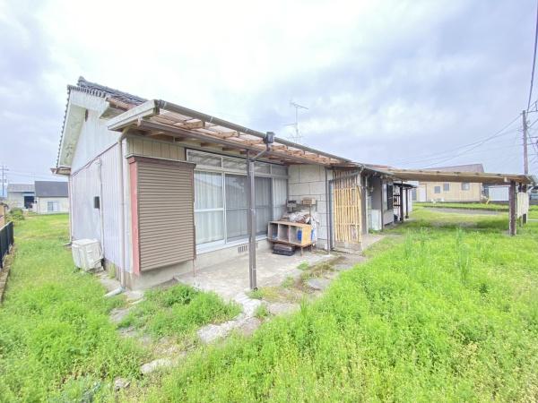 住宅や小規模な店舗をお考えの方に適した土地です。
