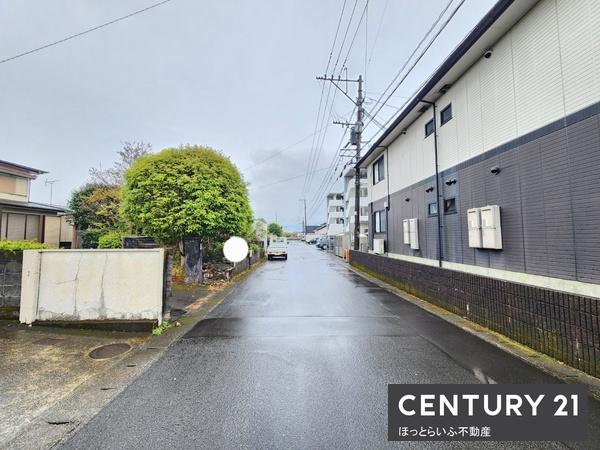 静かな場所にある部屋数の多い中古物件です