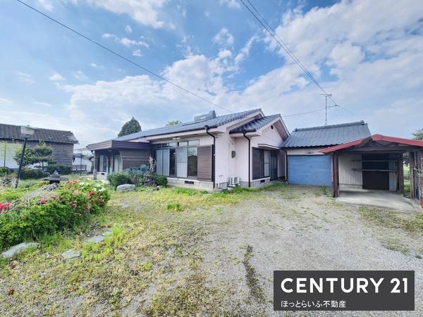 静かな場所に広々としたお庭と間取りの中古住宅です