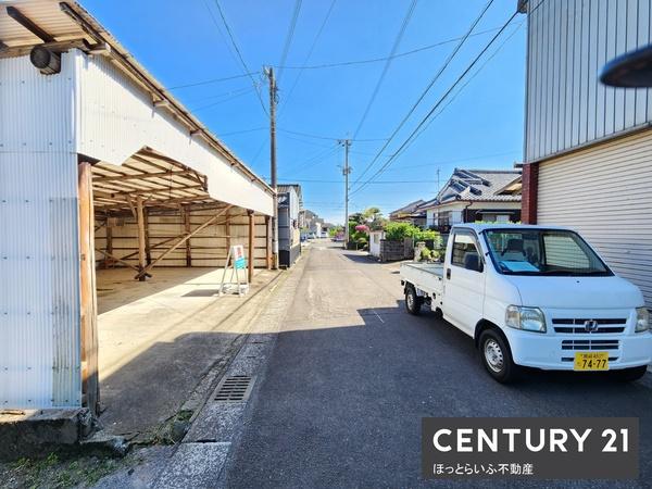 静かな場所にある日当たりのよい土地です