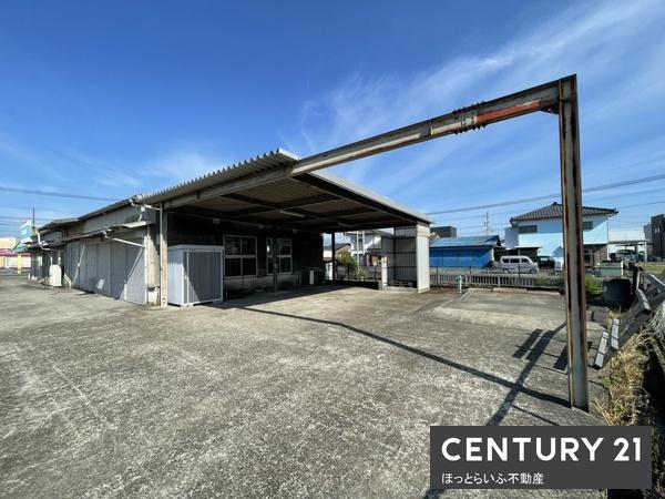 元々農機具の販売営業所跡の店舗が売りに出ています
