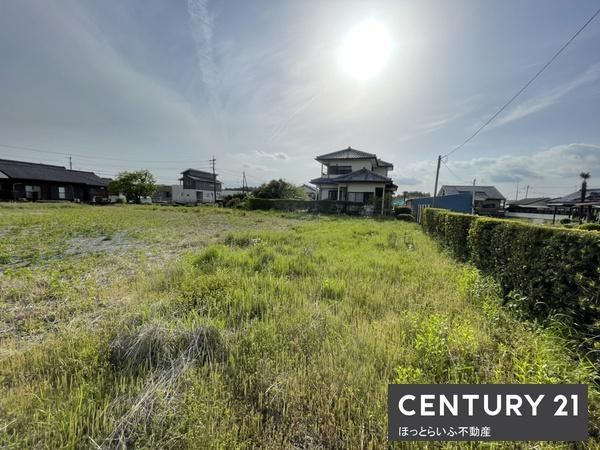 南側道路面で日当たり良好！のびのびとした生活空間を実現
