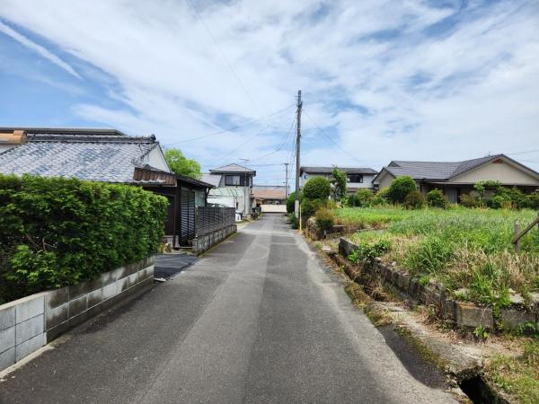 小中学校に歩いて行ける距離の土地です