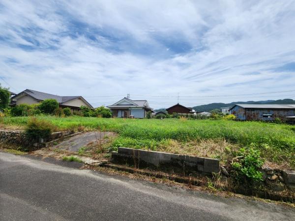 小中学校に歩いて行ける距離の土地です