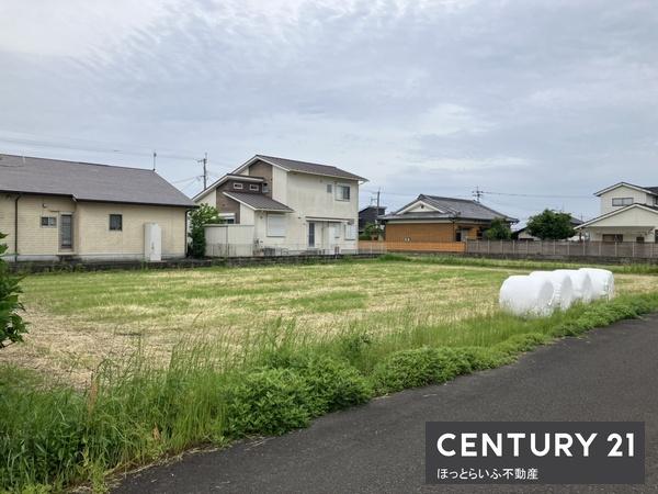 通りから入った静かな場所にある土地です