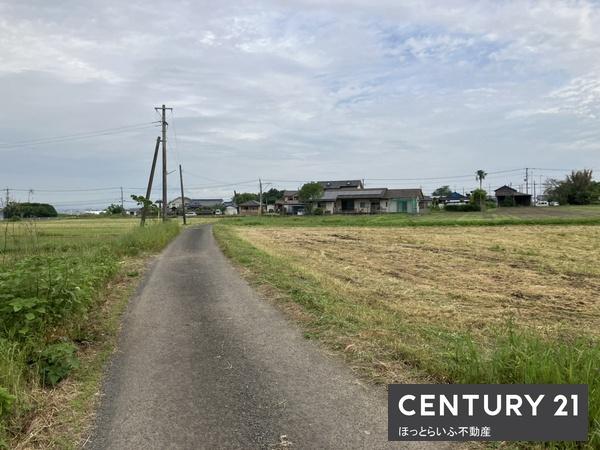 静かでのどかな場所にある土地です