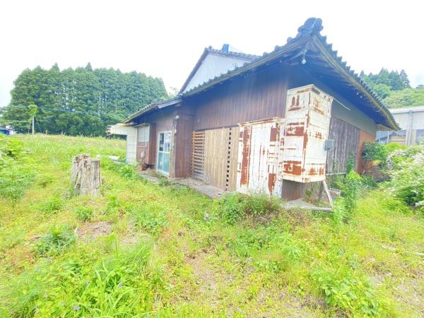 こちらの売地は建ぺい率70%と容積率200%の土地です