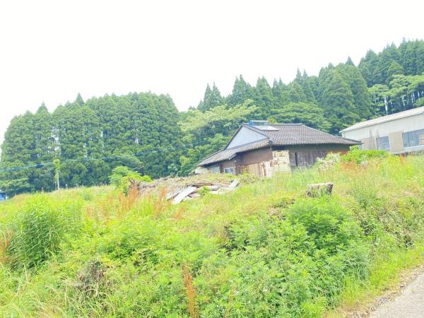 こちらの売地は建ぺい率70%と容積率200%の土地です