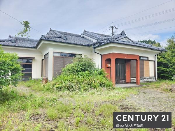 静かな場所で約410坪の土地がある中古住宅です