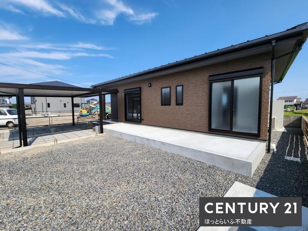 上長飯の通り沿いから入った閑静な場所にある建売住宅です