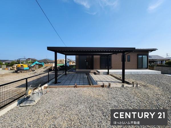 上長飯の通り沿いから入った閑静な場所にある建売住宅です