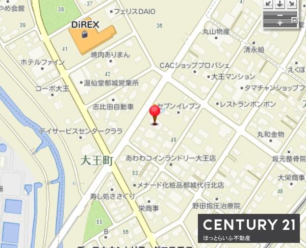 敷地内に3つの建物がございます。店舗作業所を賃貸中です。