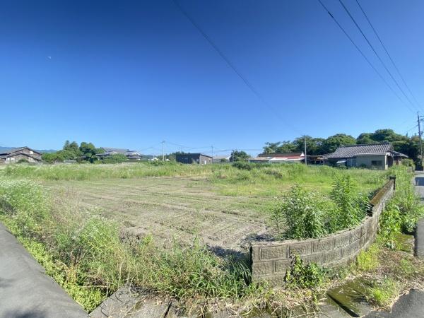 住宅や店舗など、様々な用途に適した分譲地です