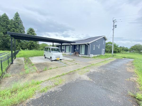2021年4月に築成された2階建ての中古戸建です。