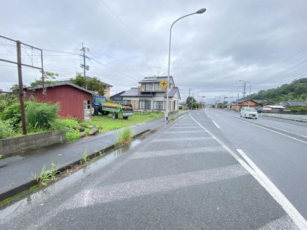 幅広い建築プランをお考えいただける土地です