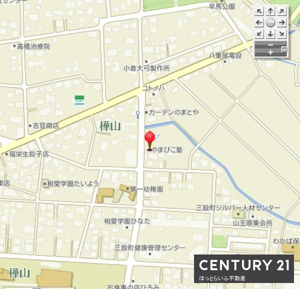 接道は西向きの公道、幅員12mで使いやすい立地です。