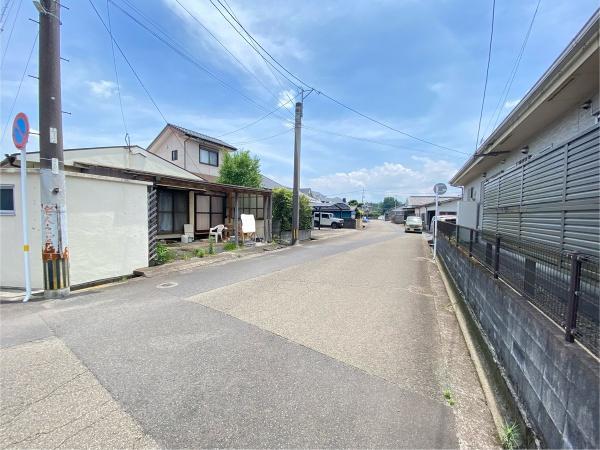 周辺環境が静かで広々とした土地です