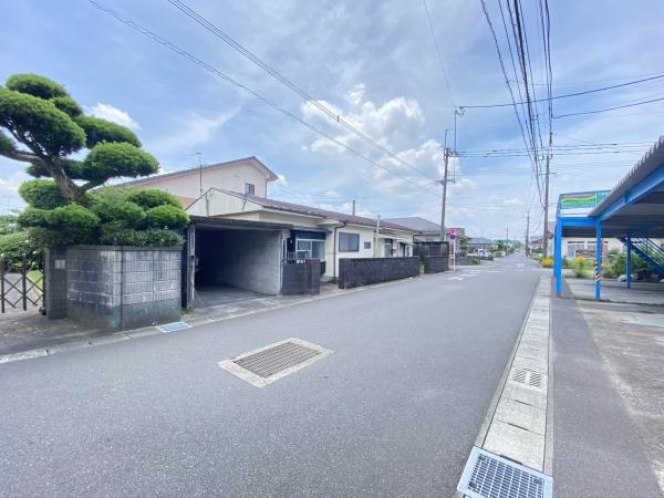 周辺環境が静かで広々とした土地です