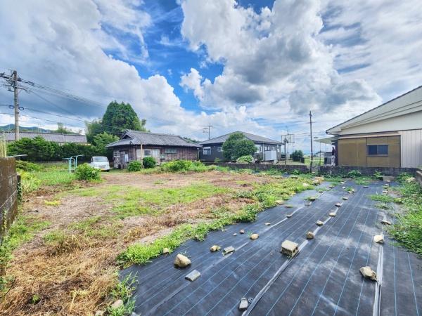 南向きの道路で日当たりがいい土地です