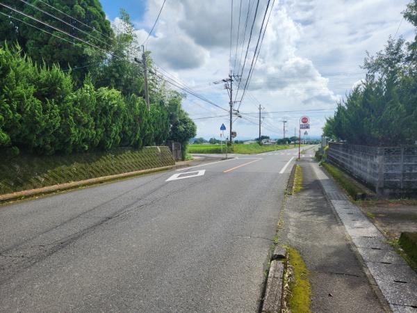 南向きの道路で日当たりがいい土地です
