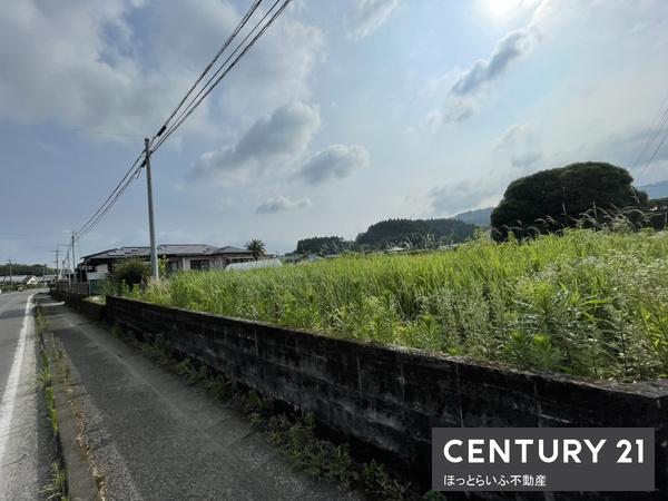 〇広々とした公道に面した土地！西向きで日当たり良好です。