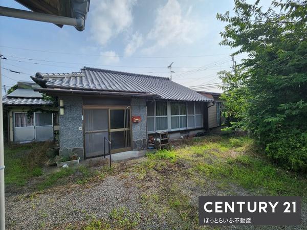 金田町　道路沿い角地にある土地です