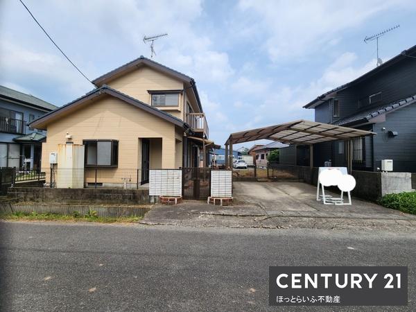 静かな場所にある二階建の中古住宅です
