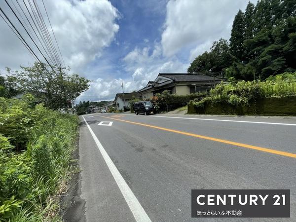 ■高台の静かな売地です♪■広めの接道でアクセス良好！
