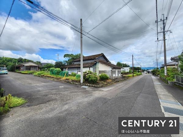 広い土地が広がる静かな場所です
