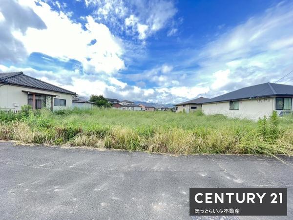■平坦な土地で建築自由♪■接道幅6mの公道に面しています