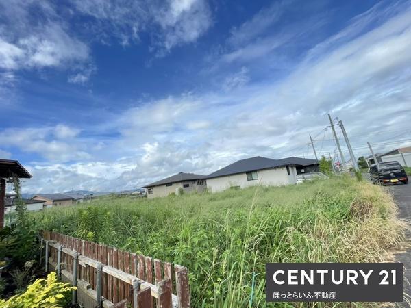 ■平坦な土地で建築自由♪■接道幅6mの公道に面しています
