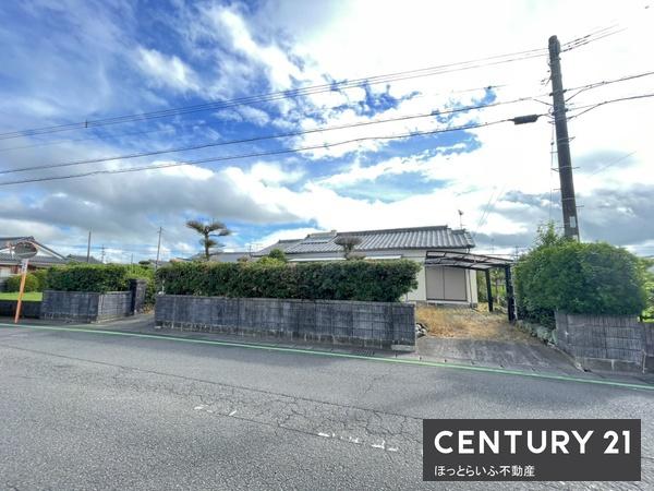 南向きの道路に面しており公道への接道も良好